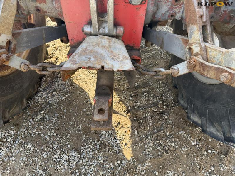 Massey Ferguson 1250 tractor 26