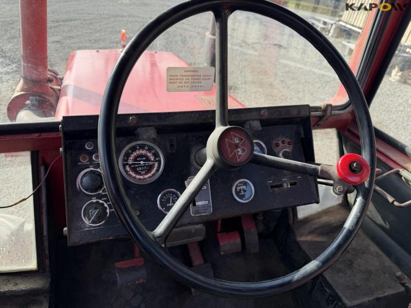 Massey Ferguson 1250 tractor 34