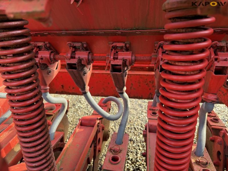 Massey Ferguson 130 seed drill 18