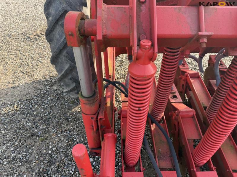 Massey Ferguson 130 seed drill 24