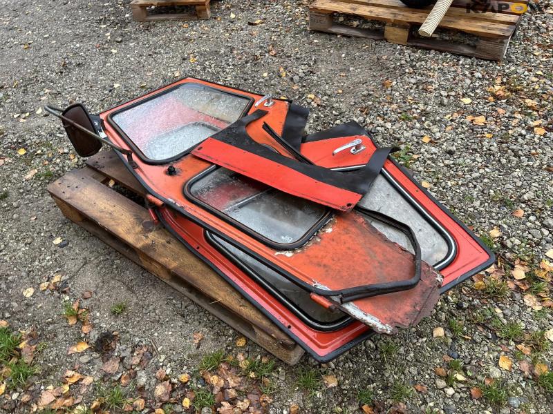 Massey Ferguson 135 doors 2