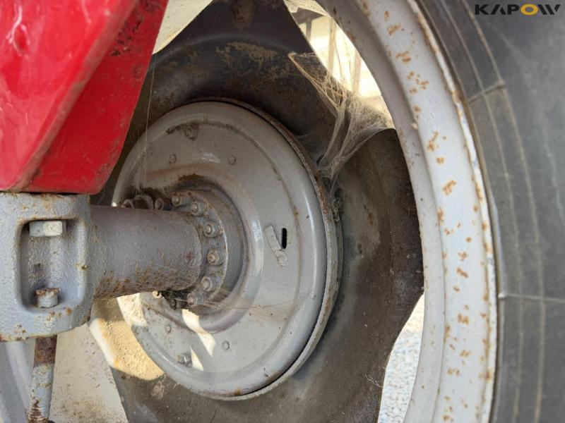 Massey Ferguson 135 tractor 41