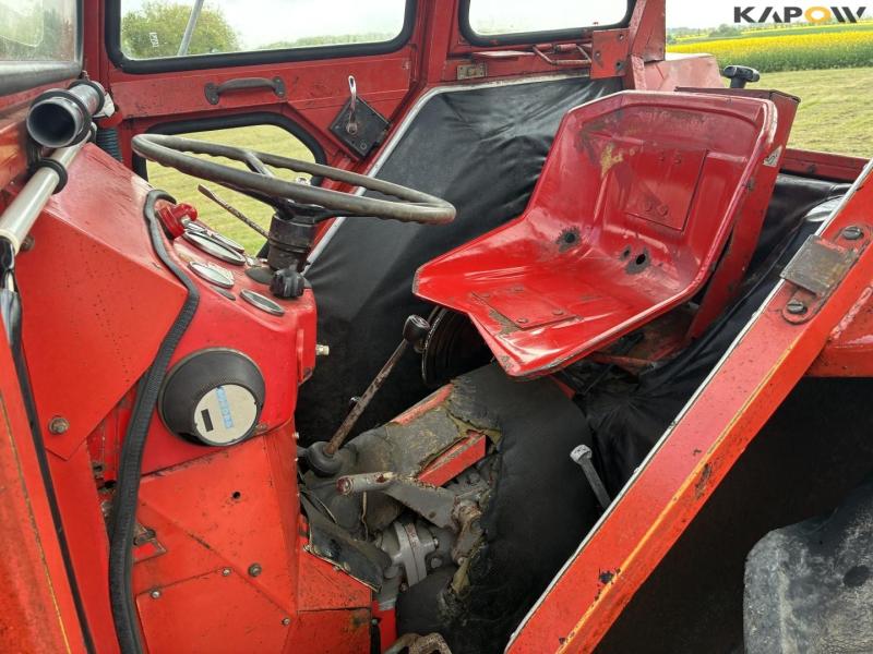 Massey Ferguson 135 tractor 24