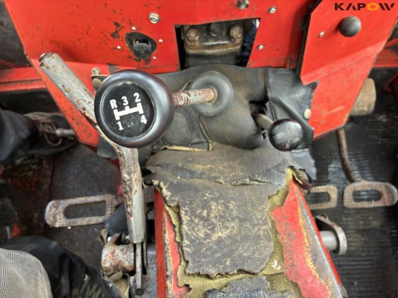 Massey Ferguson 135 tractor 33