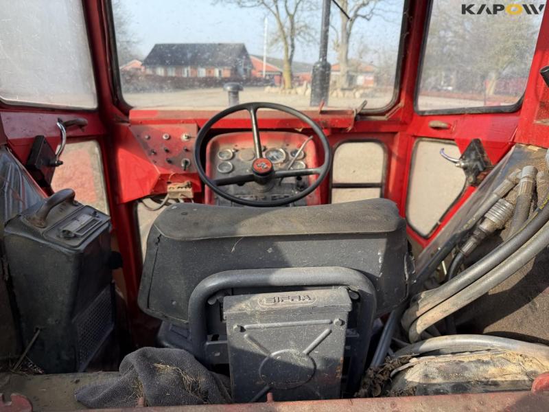 Massey Ferguson 185 tractor 29