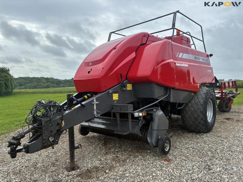 Massey Ferguson 2190 baler with trailer 1