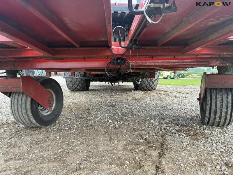 Massey Ferguson 2190 baler with trailer 26