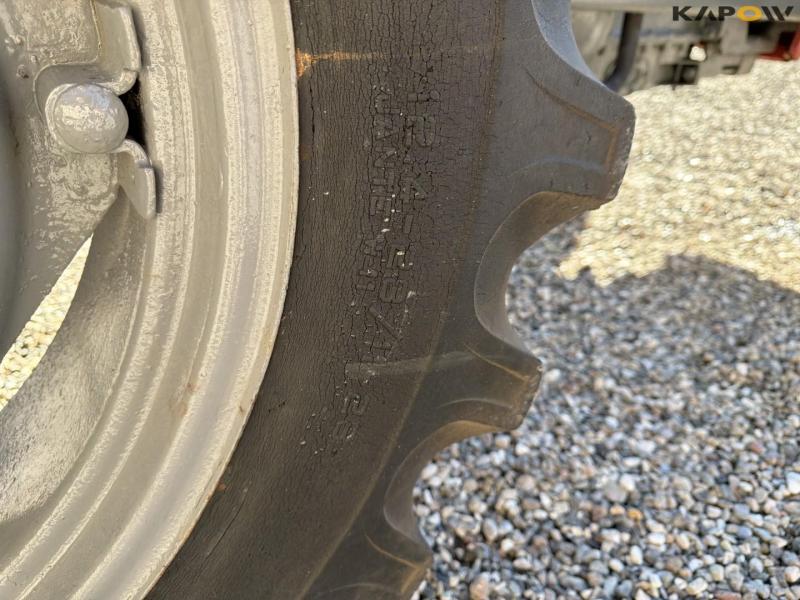 Massey Ferguson 35 tractor 41