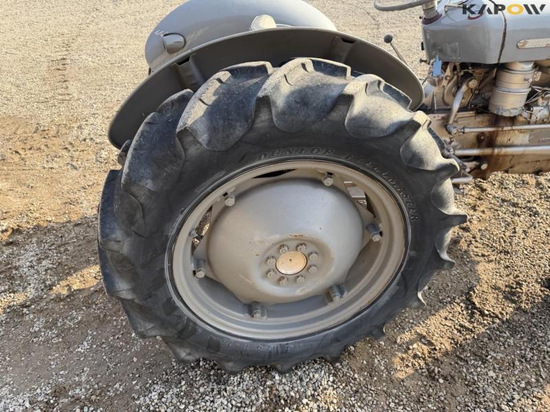 Massey Ferguson 35 tractor 40