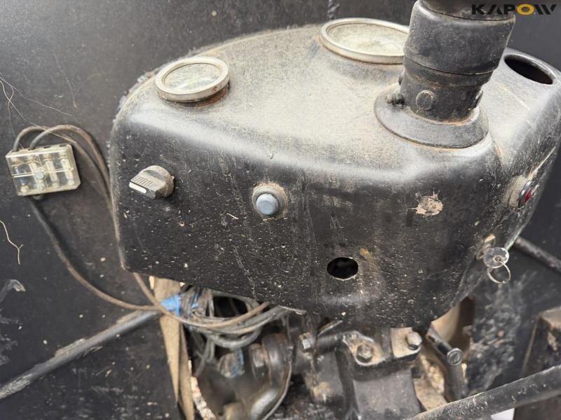 Massey Ferguson 35 tractor 21