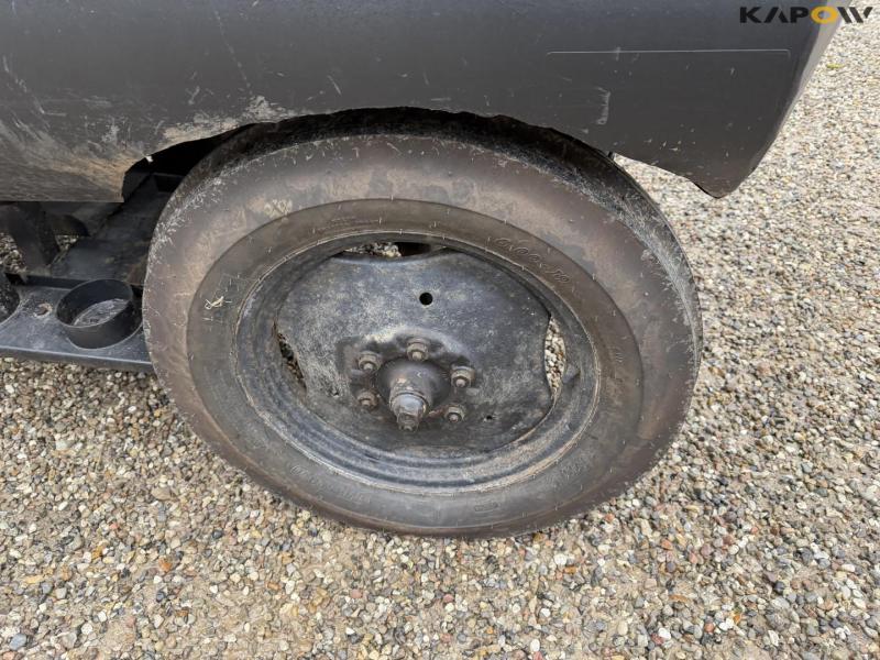 Massey Ferguson 35 tractor 28