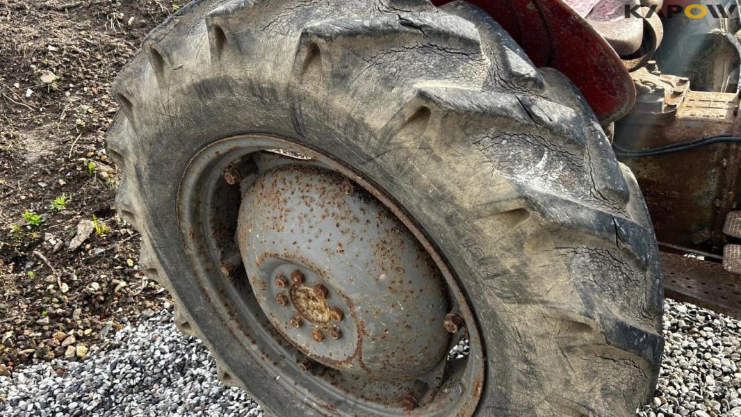 Massey Ferguson 35 tractor 10