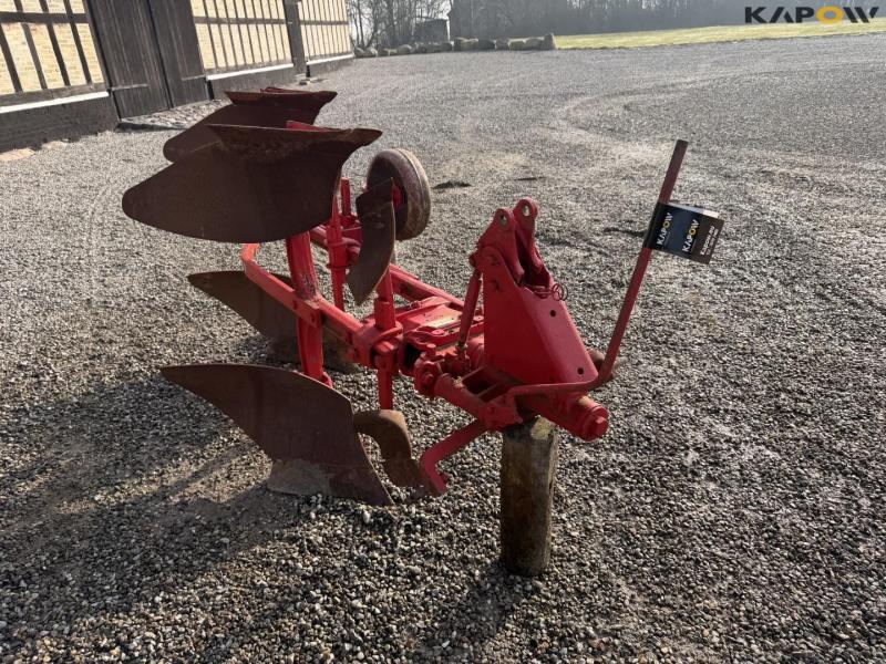 Massey Ferguson 46 plow 3