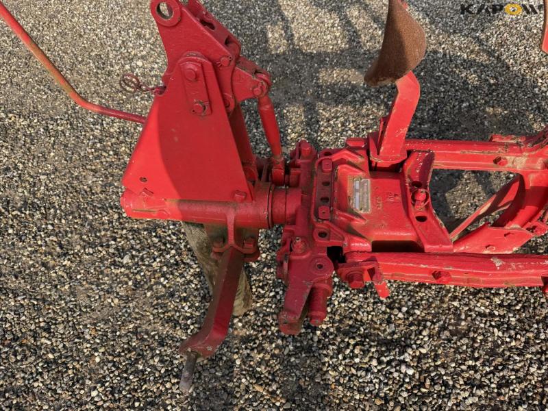 Massey Ferguson 46 plow 20