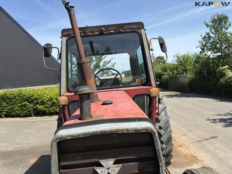 Massey Ferguson 590 tractor 17