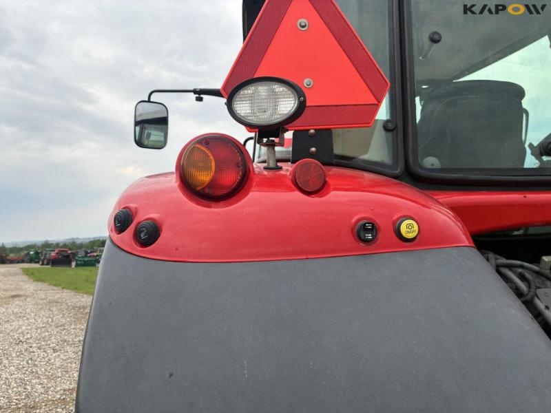 Massey Ferguson 6715S Dyna-6 tractor 30