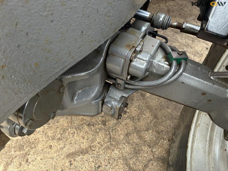 Massey Ferguson 7480 tractor 16