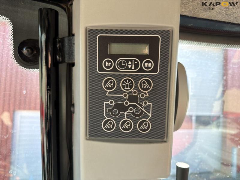 Massey Ferguson 7495 Dyna VT tractor 52