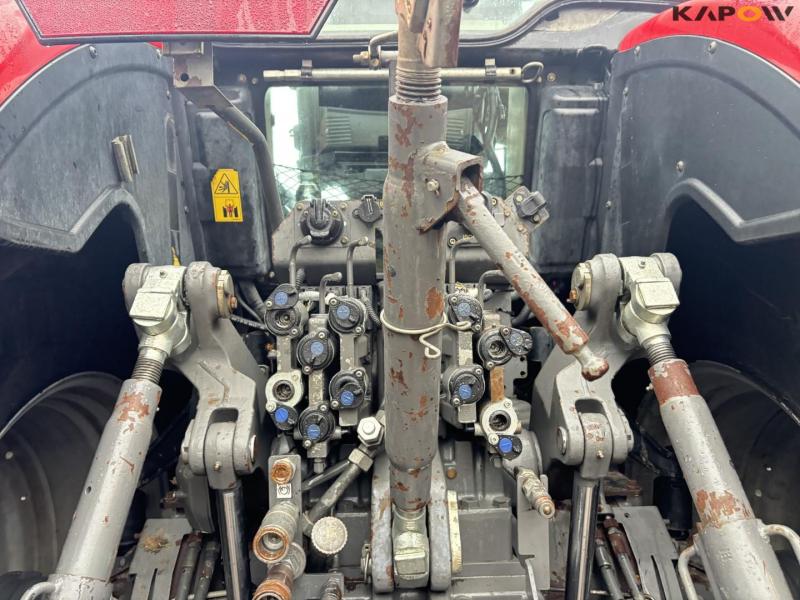 Massey Ferguson 8690 tractor 31