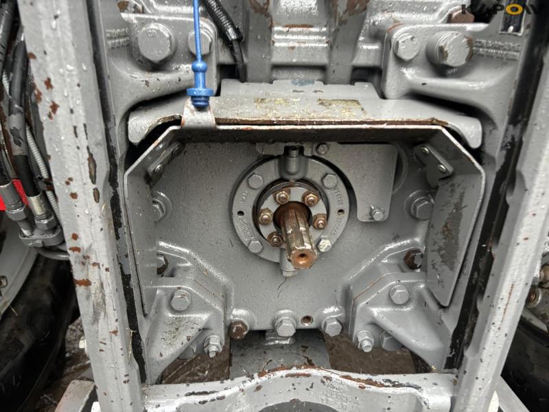 Massey Ferguson 8740S tractor 40