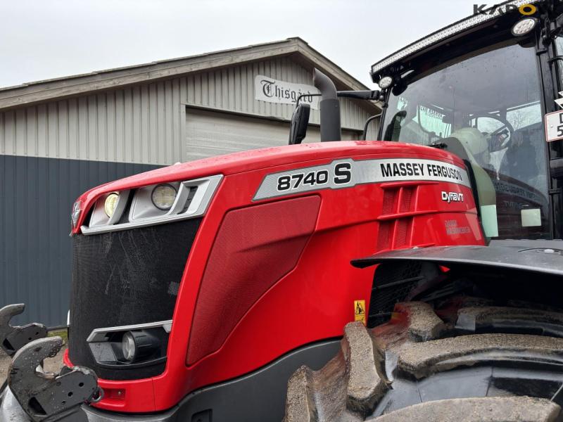 Massey Ferguson 8740S tractor 9