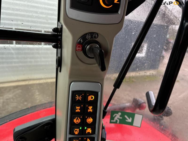 Massey Ferguson 8740S tractor 65