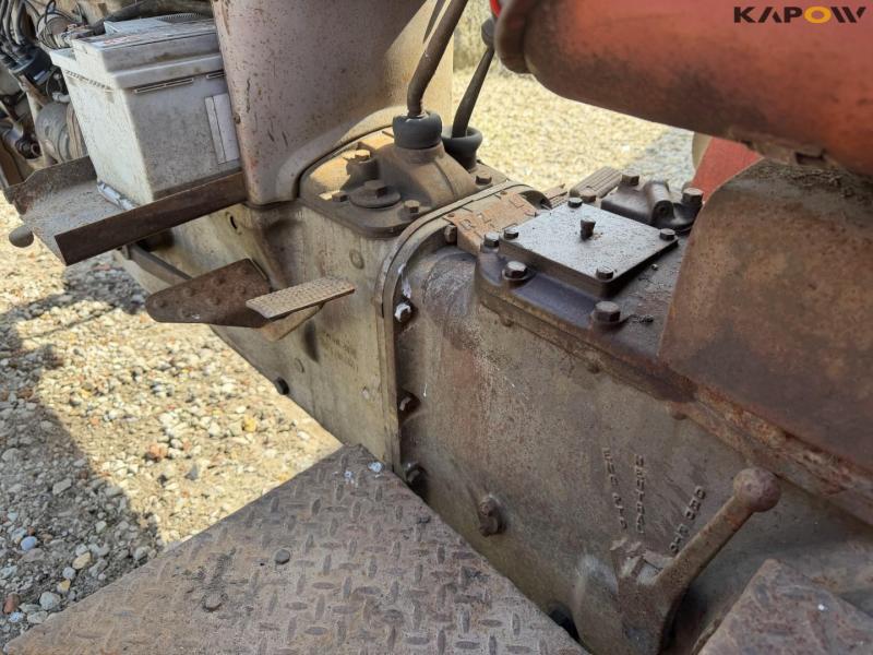 Massey Ferguson 88 tractor 26