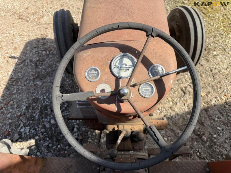 Massey Ferguson 88 tractor 27