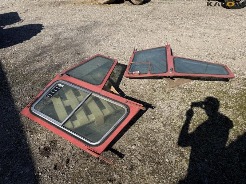 Massey Ferguson doors for the 500 series 6