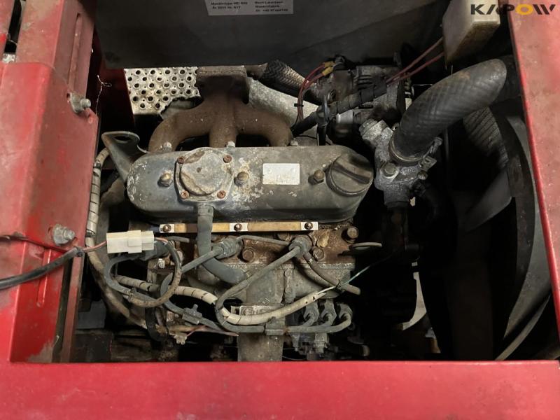 MC 600 feed wagon 19