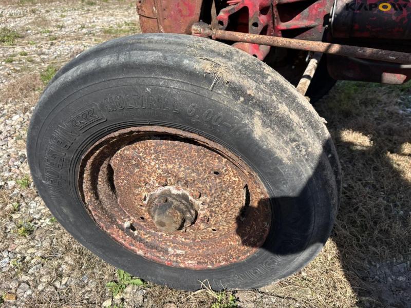 McCormick B275 tractor 51