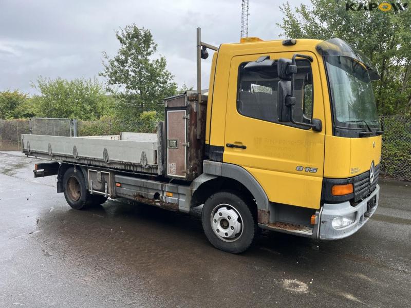 Mercedes-Benz Atego truck 3