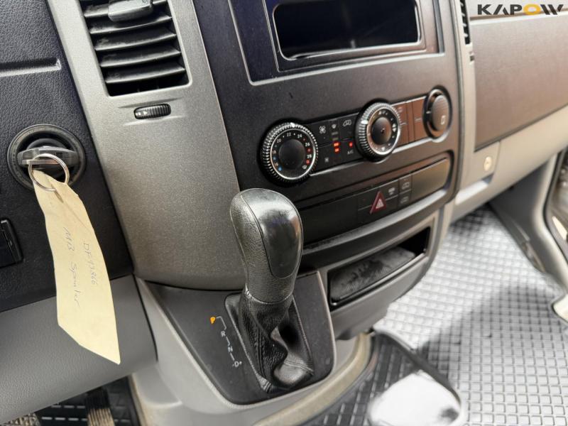 Mercedes-Benz Sprinter 319 DCI van 13