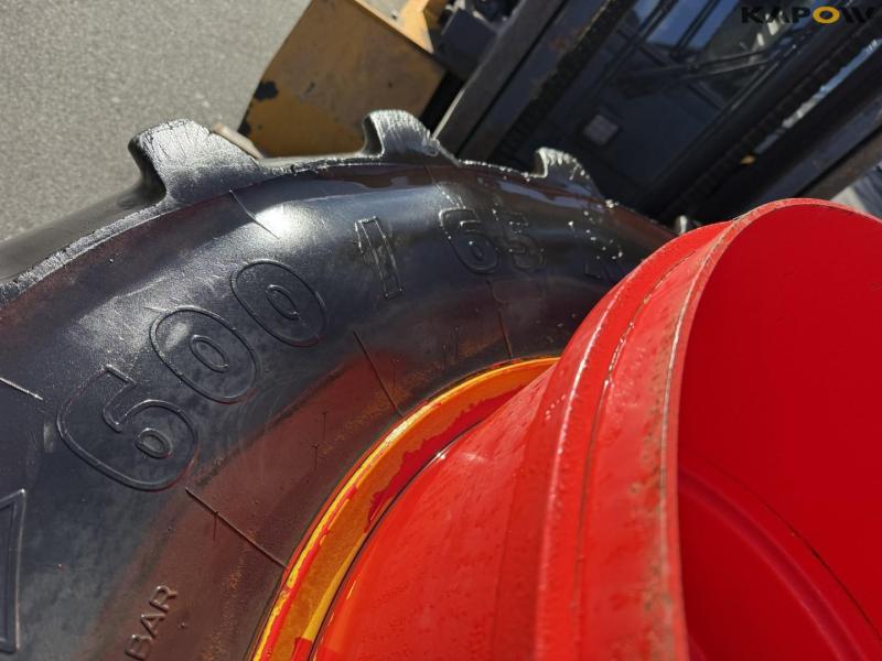 Michelin 600/65-R28 twin wheels 10