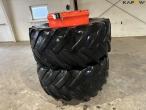 Michelin 600/70-R30 twin wheels 8