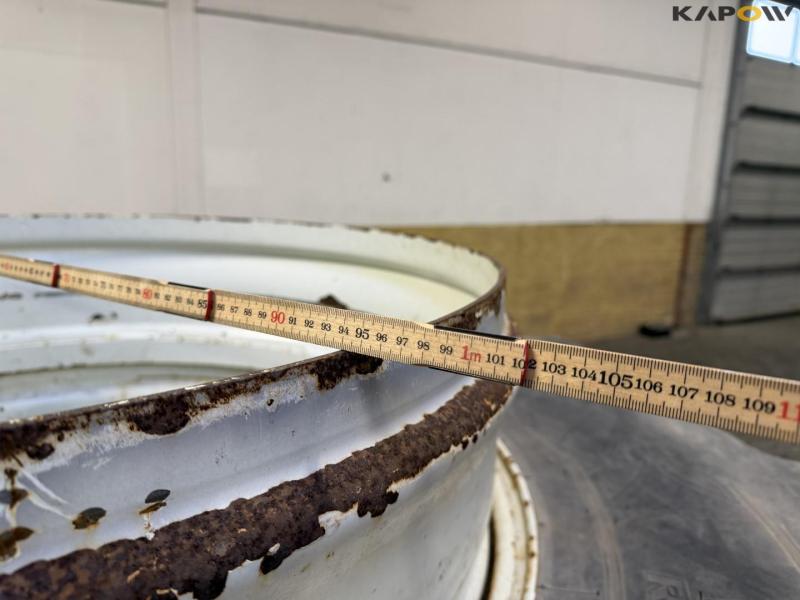 Michelin 650/75-R38 twin wheels 13