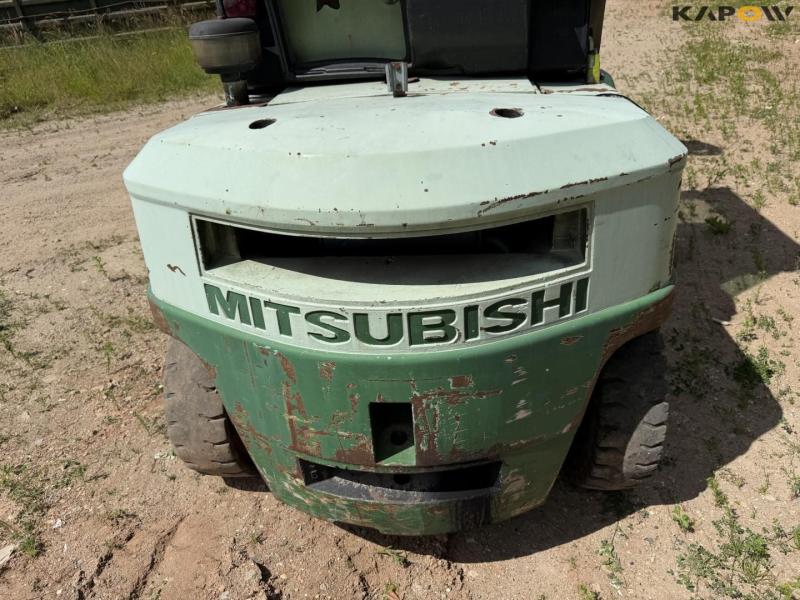 Mitsubishi FD35 forklift 22