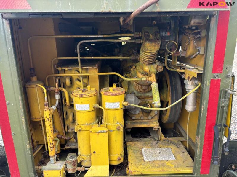 Mobile compressor 24