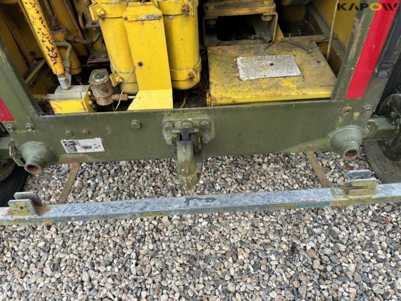 Mobile compressor 25