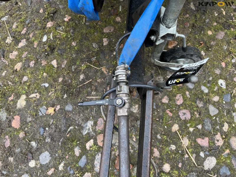 Mobile compressor 12