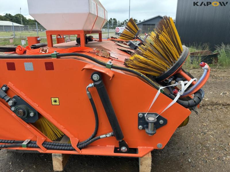 ModernTech ZMC 240 hydraulic broom 26