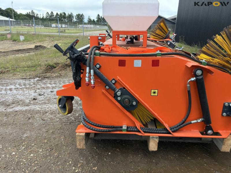 ModernTech ZMC 240 hydraulic broom 27