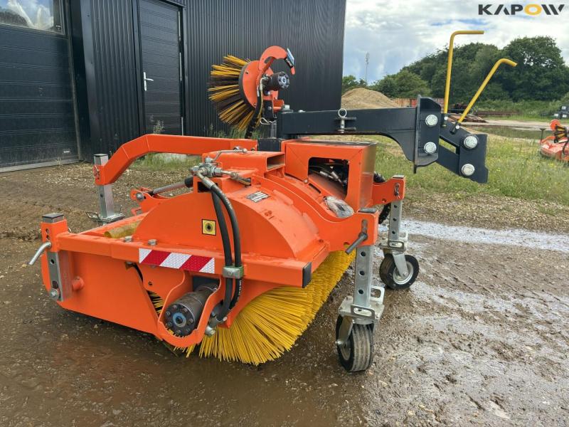 ModernTech ZML 120 hydraulic broom 1