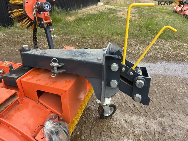 ModernTech ZML 120 hydraulic broom 8