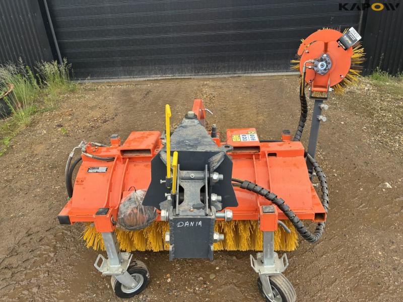 ModernTech ZML 120 hydraulic broom 27