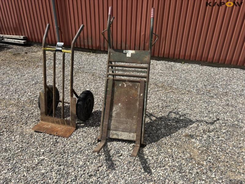 Bricklayer and sack truck 1