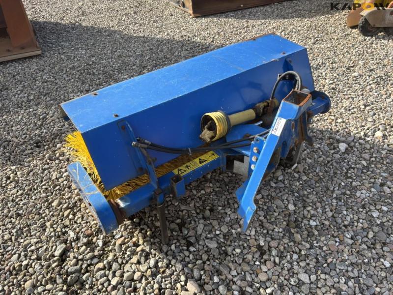 Nesbo sweeper with A-frame 7