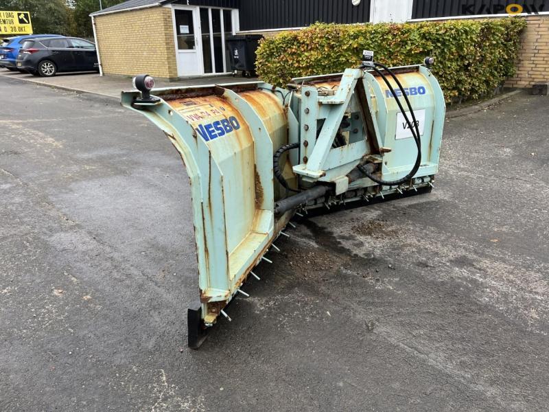 Nesbo PS-2800 pointed snow plow 7