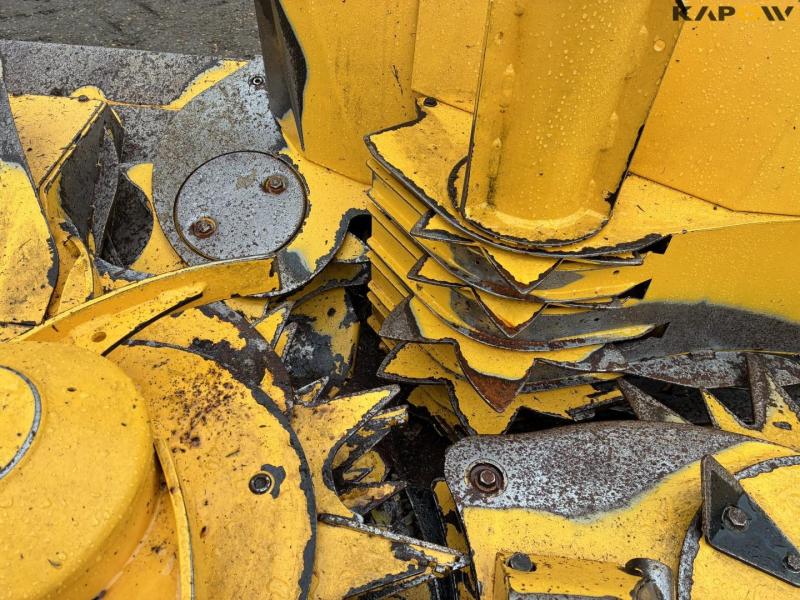 New Holland 12 row corn header 11