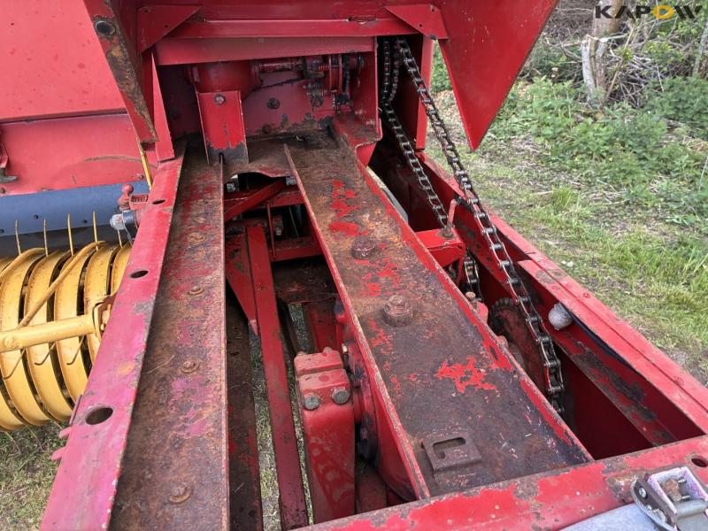 New Holland 377 small baler 53